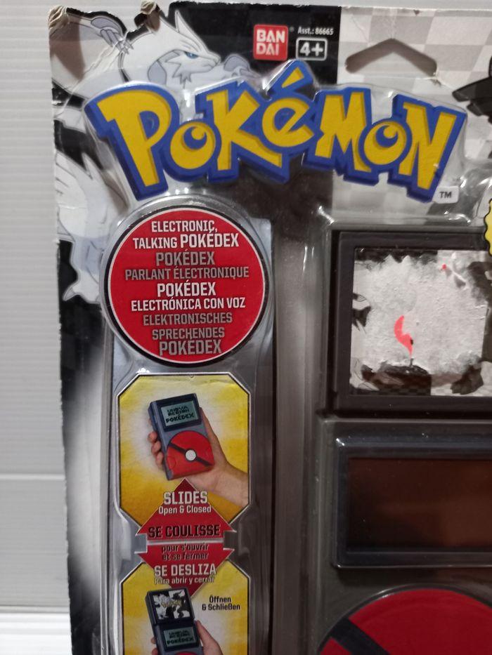 Pokedex électronique noir et blanc - photo numéro 2