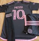 Maillot Messi Inter Miami tenue complète taille 8 ans modèle extérieur