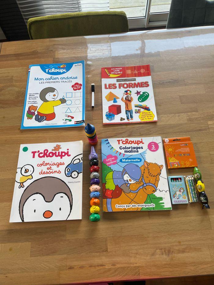 Lot tchoupi coloriages/crayons/livres effaçables - photo numéro 1