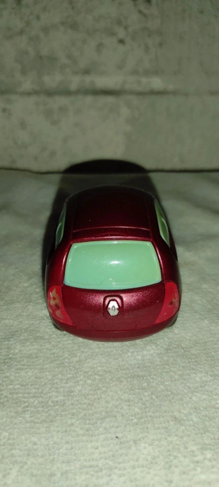 Petite voiture Renault - photo numéro 1