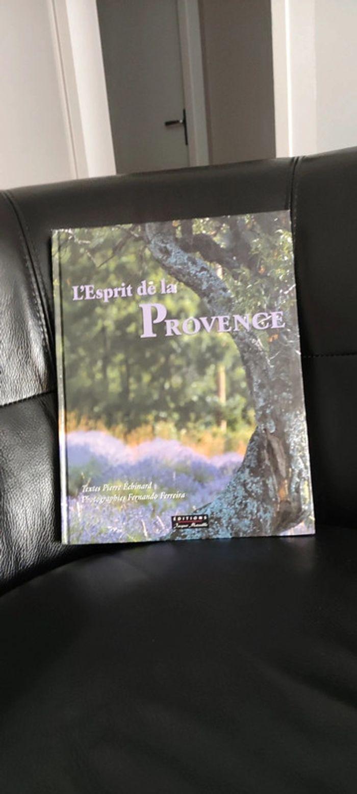 Livre - L'esprit de la Provence - photo numéro 1