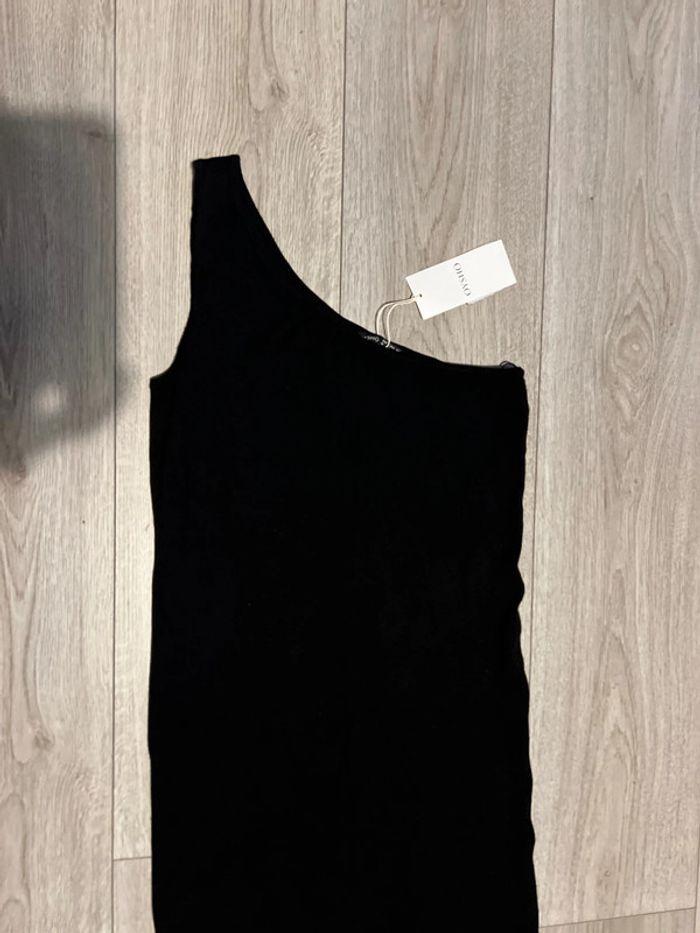 Petit robe 👗 noir une manche oysho - photo numéro 2