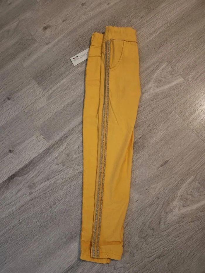 Très beau pantalon stretch fille jaune neuf 10 ans Italy Moda - photo numéro 5