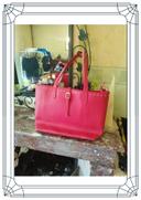 Sac fourre tout rouge similicuir 3 poches