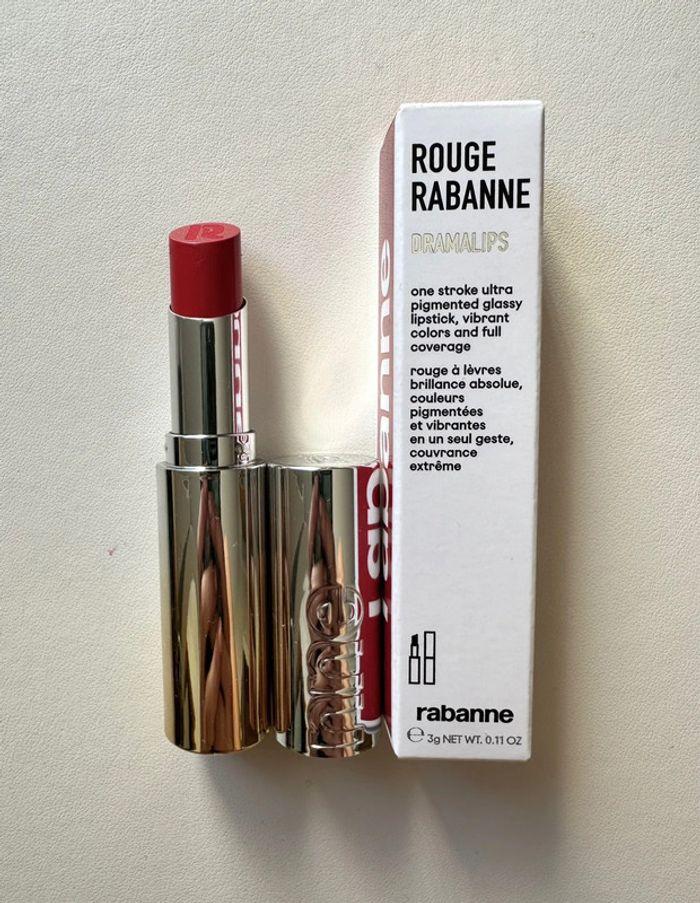 Rouge a lèvres Rabanne Makeup Dramalips Glassy 687 First Red Carpet neuf - photo numéro 1