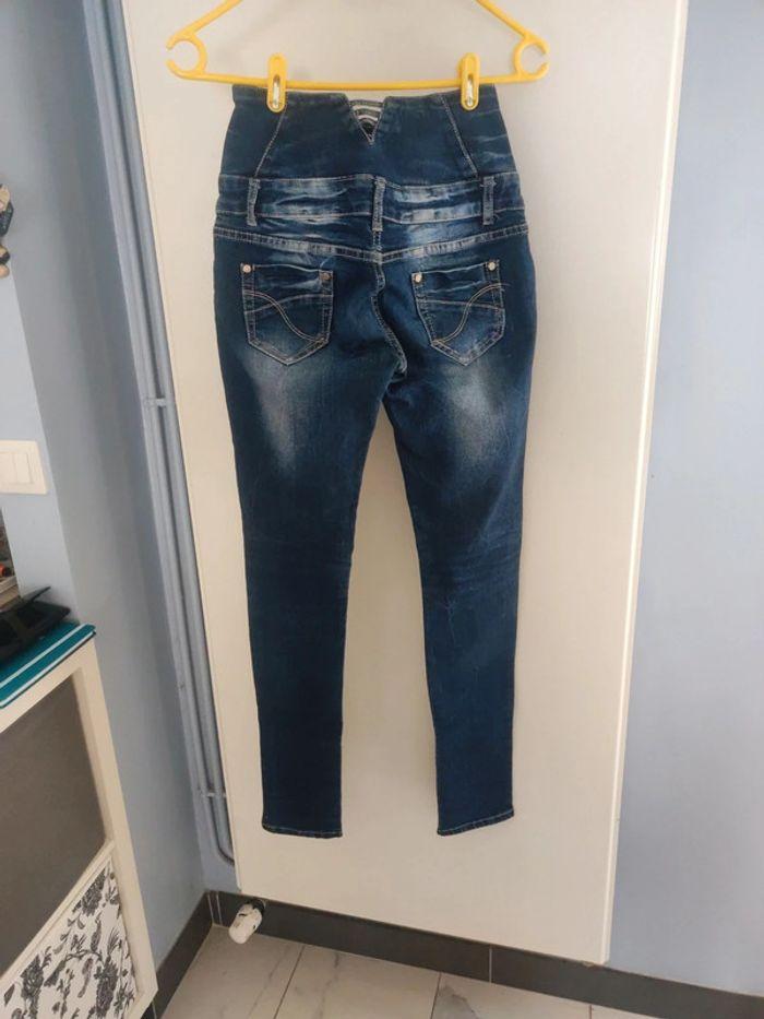 Jeans taille haute excellent état taille 38 - photo numéro 3