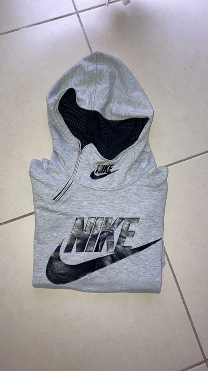 Sweat nike à capuche - photo numéro 1