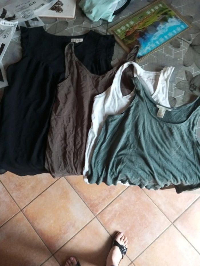 Lot débardeurs et blouse