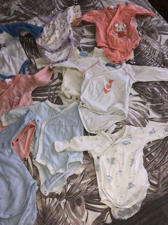 Lots de vêtement naissance et 3 mois la redoute,absorba,kitchoun… - photo numéro 6