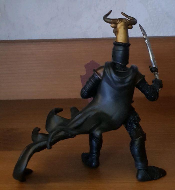 Figurine chevalier cimier taureau papo - photo numéro 2