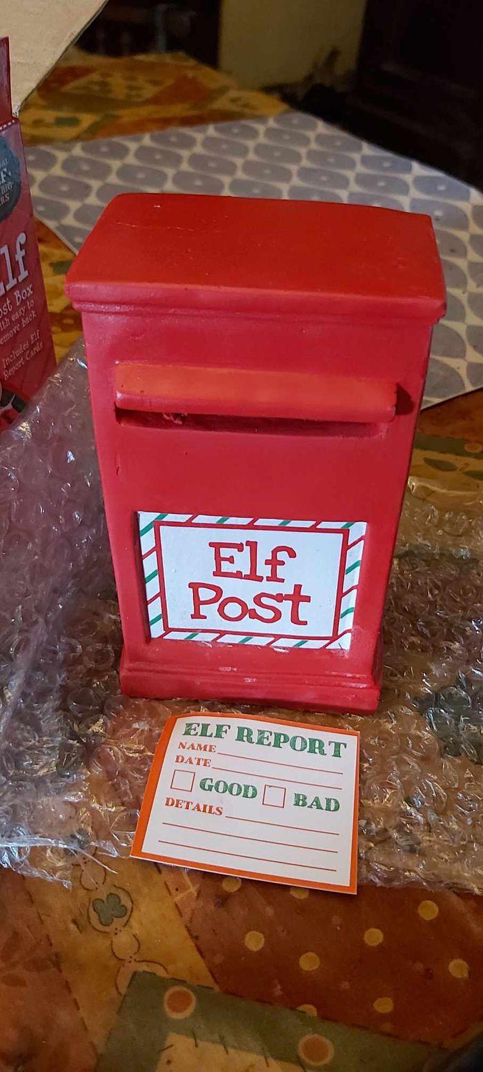 Post box "Elf behaving badly" - photo numéro 3