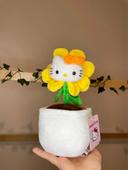 Peluche pot de fleurs & fleur jaune Hello Kitty