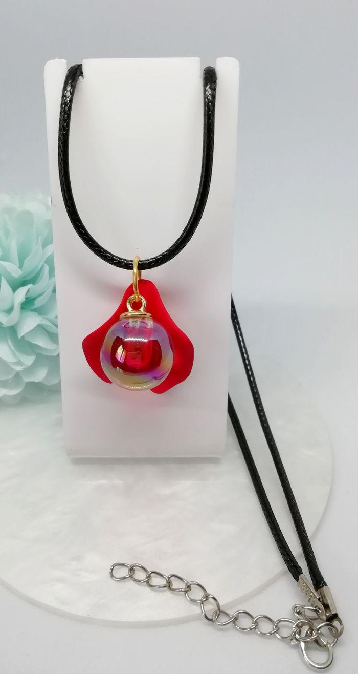 🌹Collier sphère rouge et pétale de coquelicot🌹 - photo numéro 5