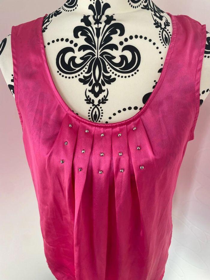 Débardeur blouse sans manche rose en satin avec bijoux clous devant col rond kiabi taille 38 - photo numéro 2