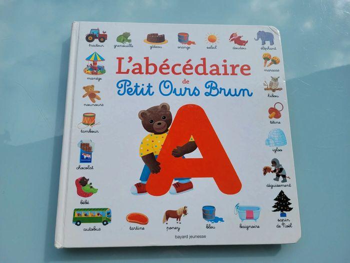 Livre L'abécédaire de Petit Ours Brun 🐻 grand format - photo numéro 2