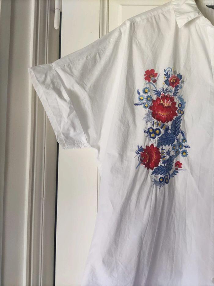 Chemise blanche à fleurs brodées - photo numéro 4