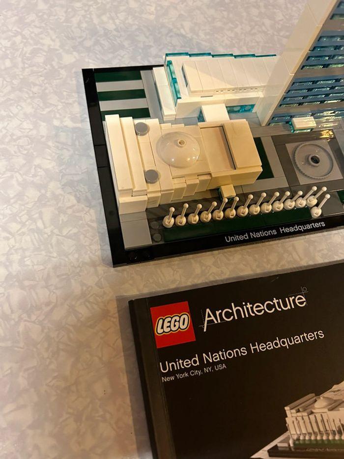 Lego Architecture Siège des Nations Unis 21018 - photo numéro 3