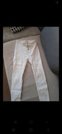 Jean skinny blanc.  Taille 36.