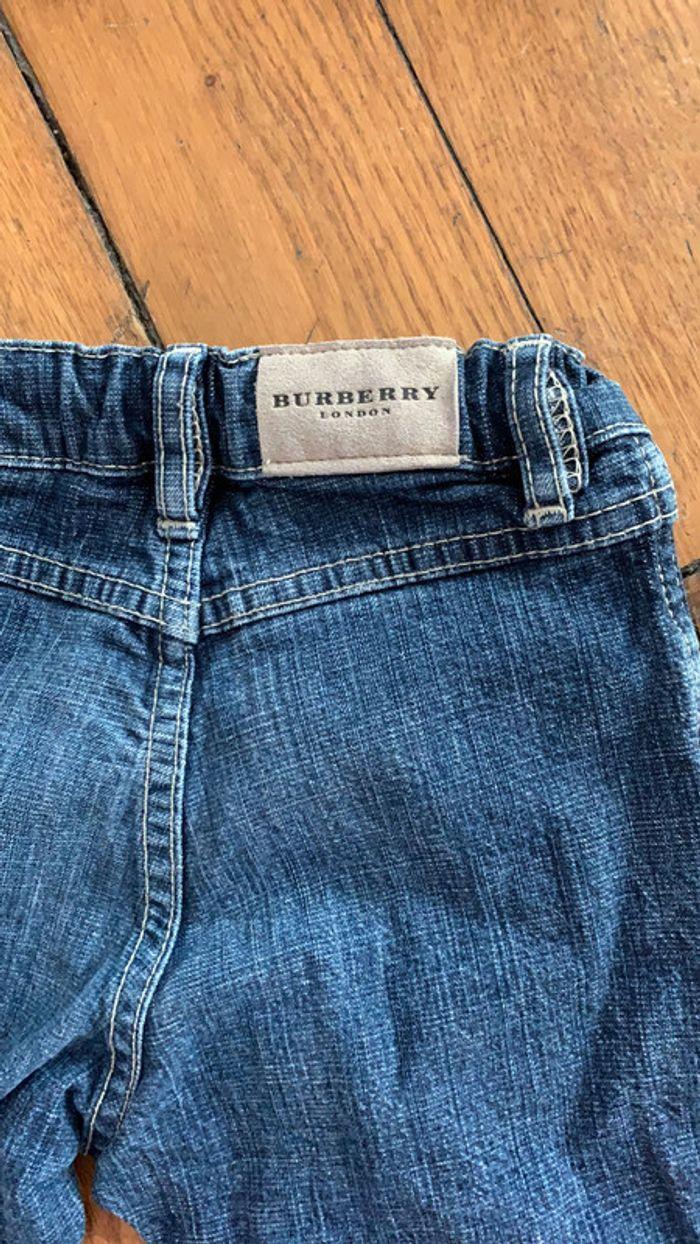 Pantacourt  jeans Burberry T:5ans - photo numéro 5