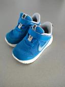 Baskets à scratch bleu Nike taille 21