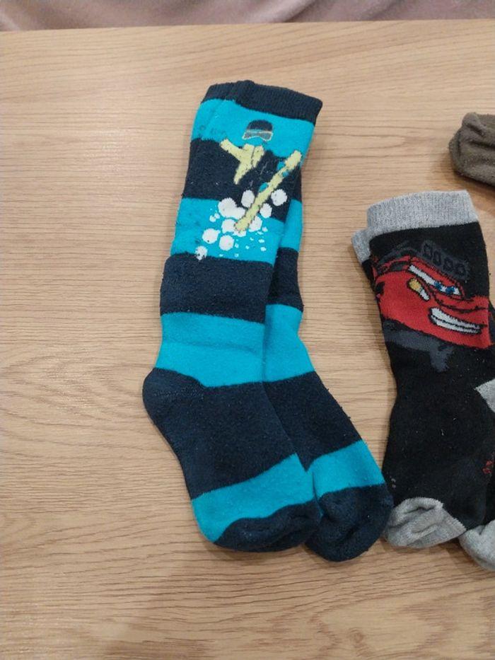 Lot paire de chaussettes de ski 23/26 et 4 paires chaussettes - photo numéro 2