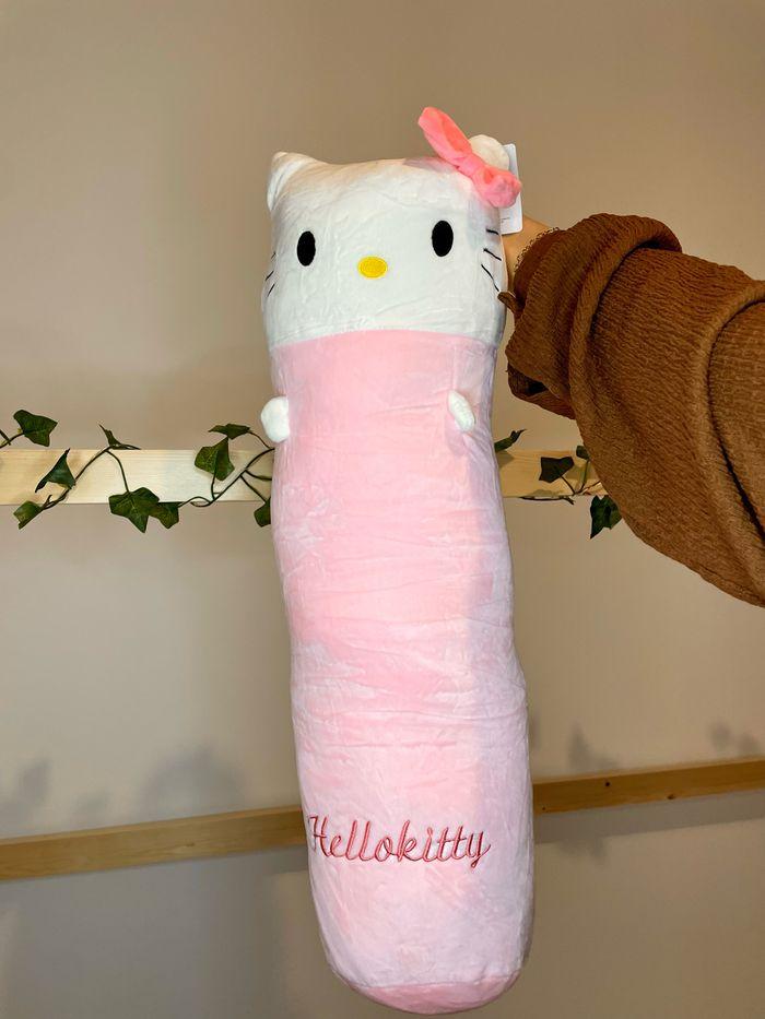 Oreiller en peluche Sanrio Hello Kitty - photo numéro 4