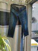 Pantacourt Armani Jeans taille 28