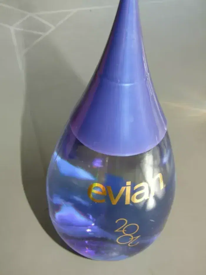 Bouteille Goutte d'eau Evian 2002. - photo numéro 2