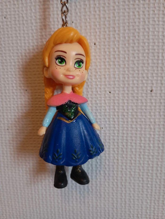 Porte clé princesse Anna et Blanche neige Disney - photo numéro 6