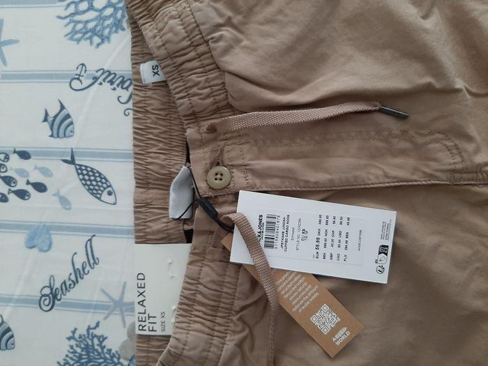 Vend pantalon taille xs .Jack et Jones - photo numéro 1