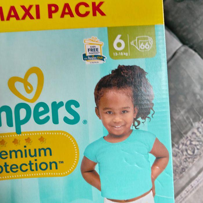 Grand carton couche pampers taille 06 - photo numéro 2