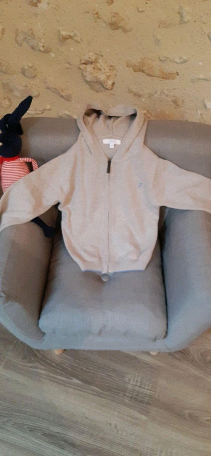 Gilet beige a capuche  jacadi 3 ans comme neuf - photo numéro 2