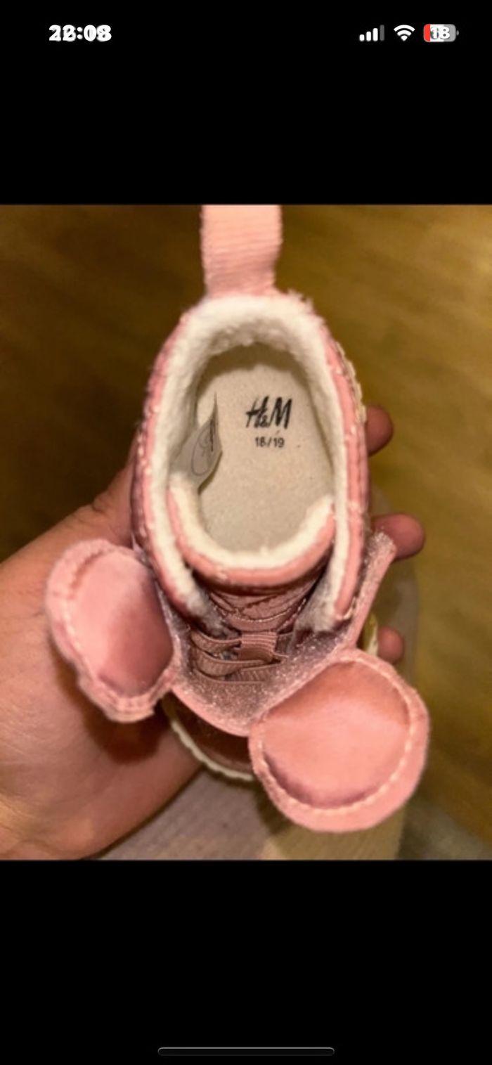 Basket H&M Minnie rose taille 18/19 très bon état - photo numéro 3