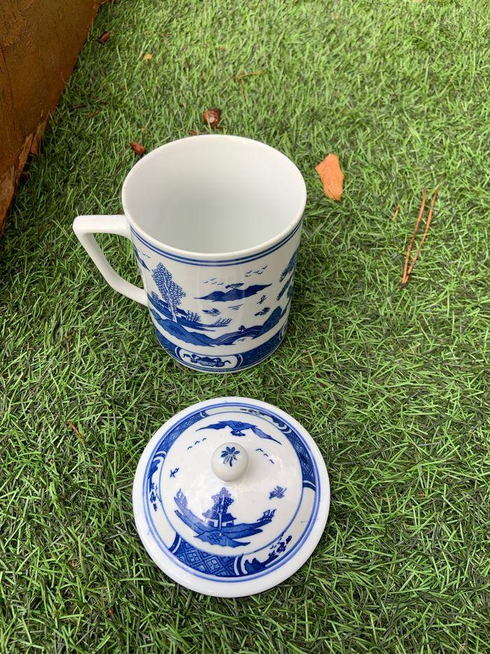 Grande tasse à couvercle en porcelaine de Chine bleu et blanc - photo numéro 6