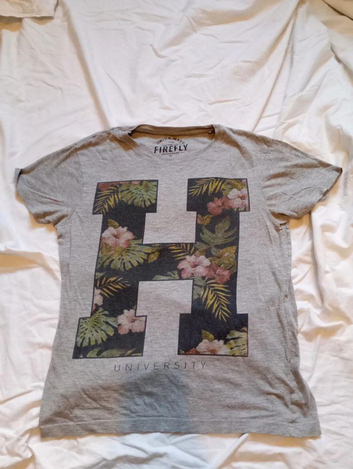 T-shirt gris fleuri lettre h - photo numéro 1