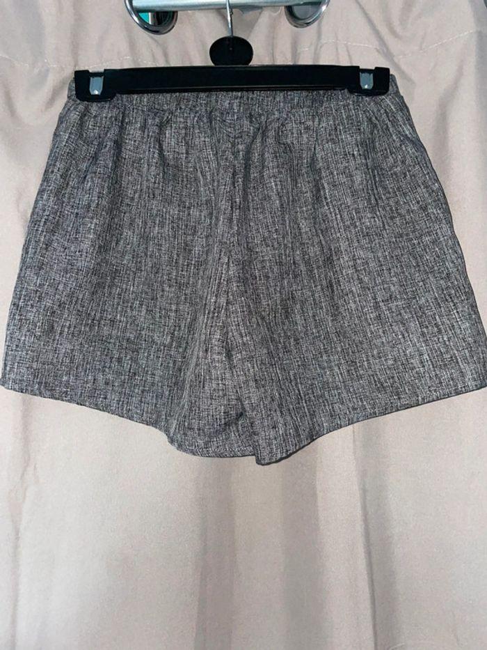 Short gris neuf taille 11-12 ans - photo numéro 3