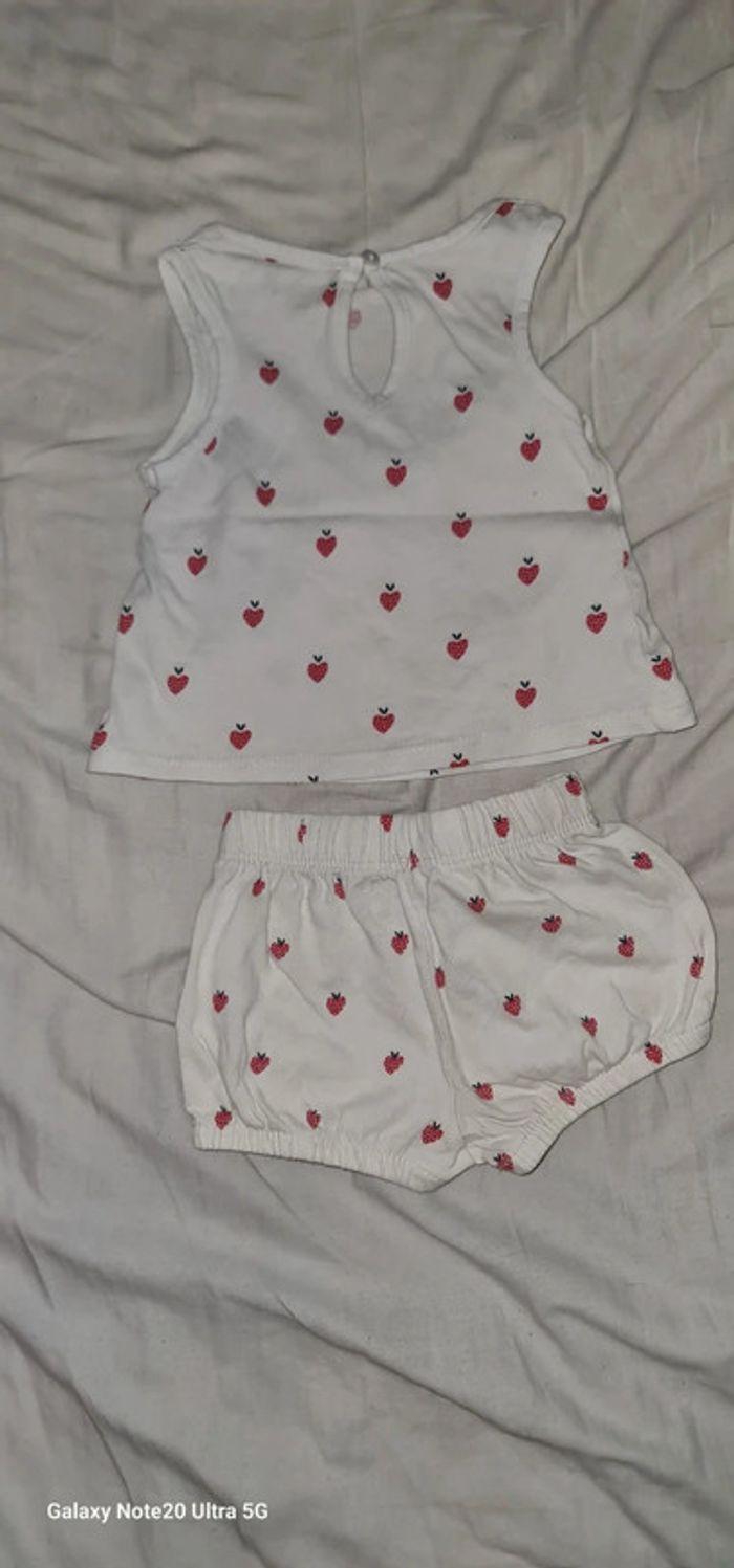 Ensemble short + débardeur fraises 3mois - photo numéro 2