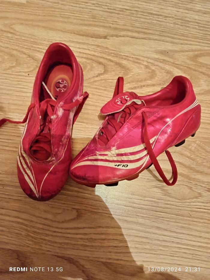 Crampons adidas rouge