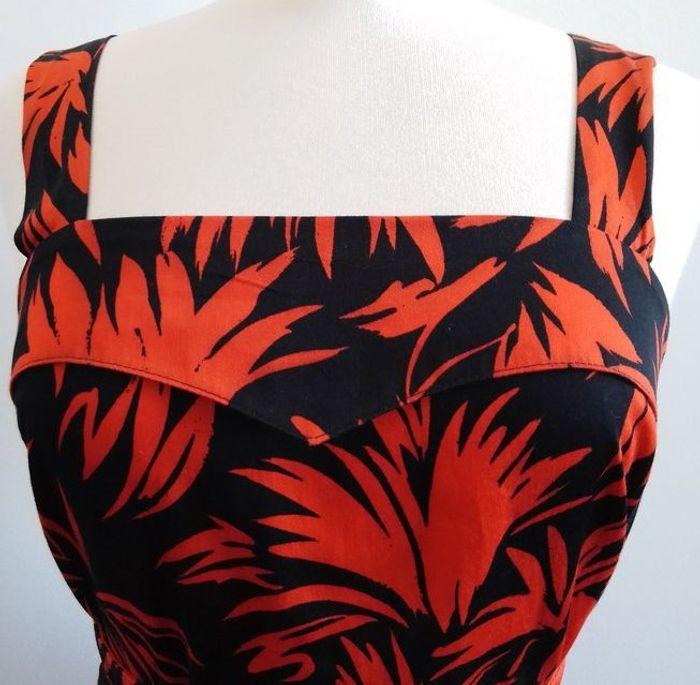 Robe style Pin up, motifs tropicaux oranges et noirs - photo numéro 2