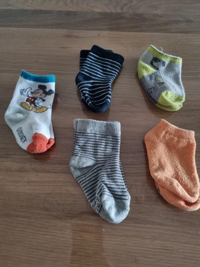 Lot de 3 paires de chaussettes et 2 paires de socquettes 18/20