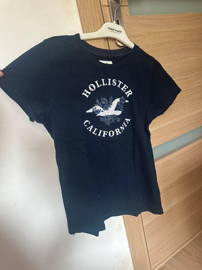 T-shirt Hollister - photo numéro 1