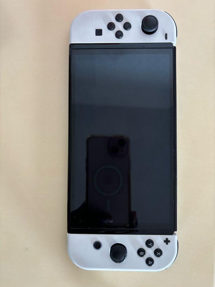 Nintendo switch oled - photo numéro 3