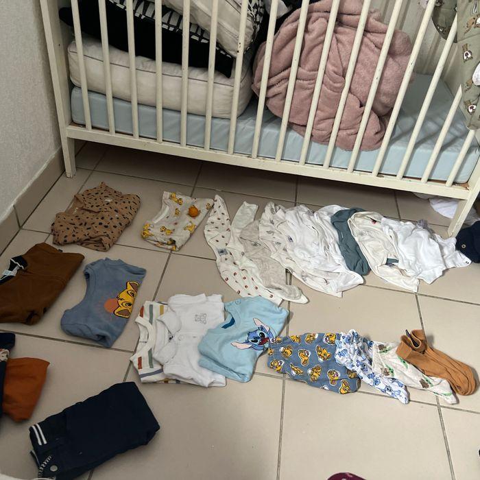 Lot de vêtements, bébé garçon, trois mois