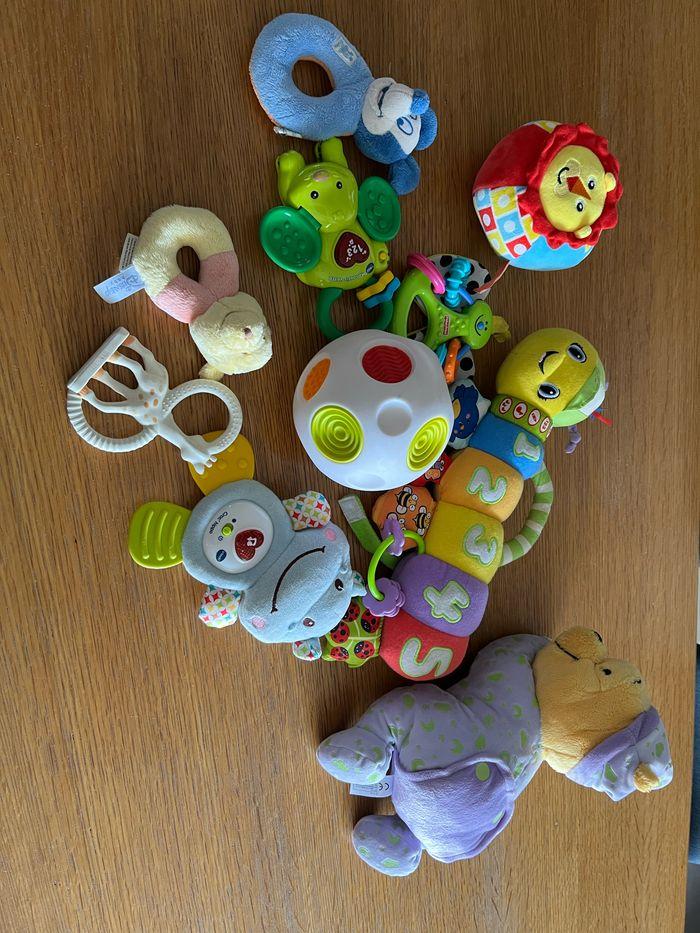 Lot de jouets d’éveil bébé - photo numéro 2