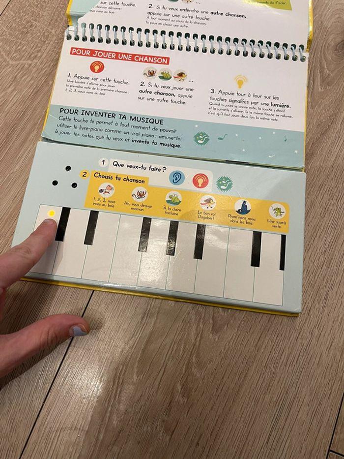 Livre piano je joue mes comptines au piano bon état - photo numéro 6