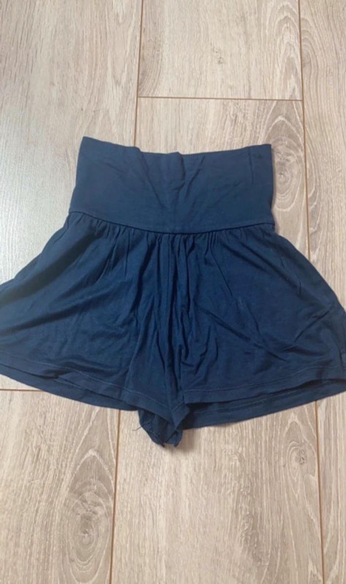 Short souple benetton 6/7 ans - photo numéro 1