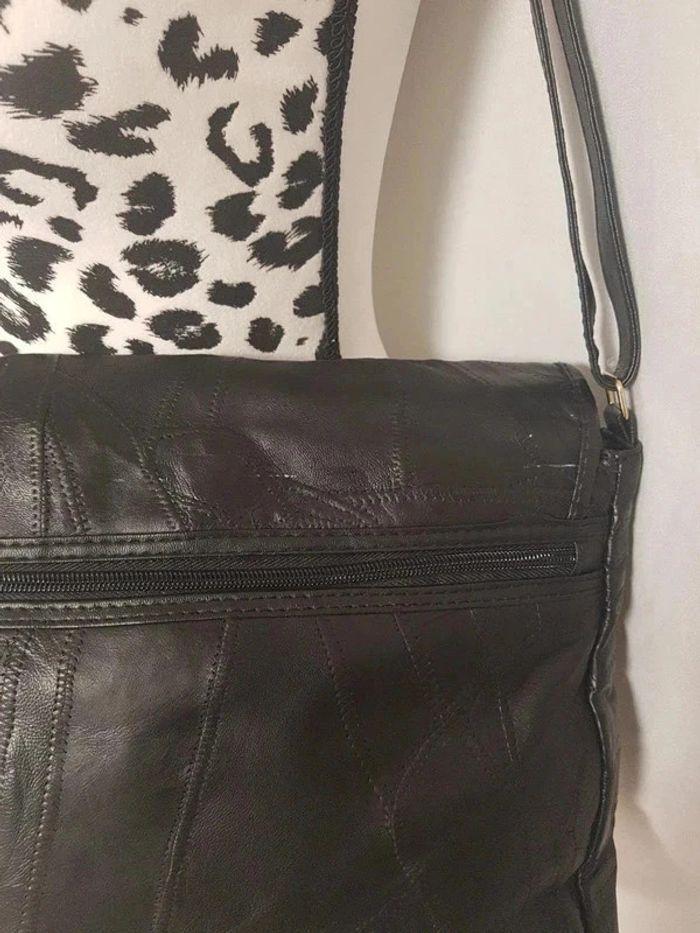 Sac à main en cuir en bandoulière - photo numéro 2