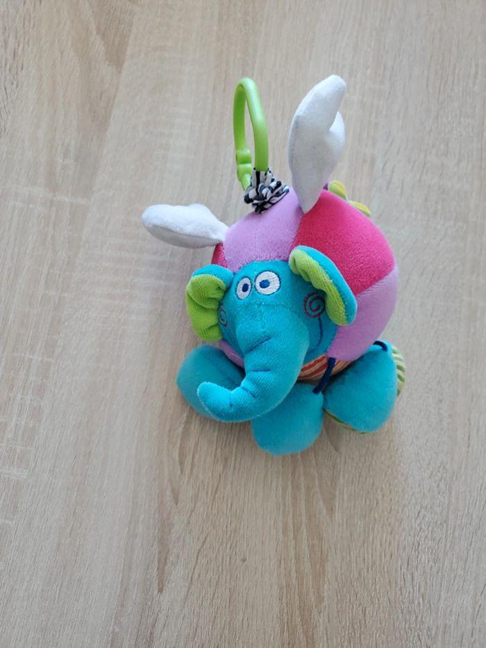 Peluche accrochable Multi-Activités éléphant Lamaze - photo numéro 3