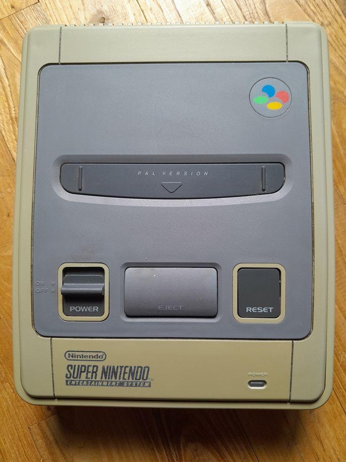 Console Super Nintendo - photo numéro 1