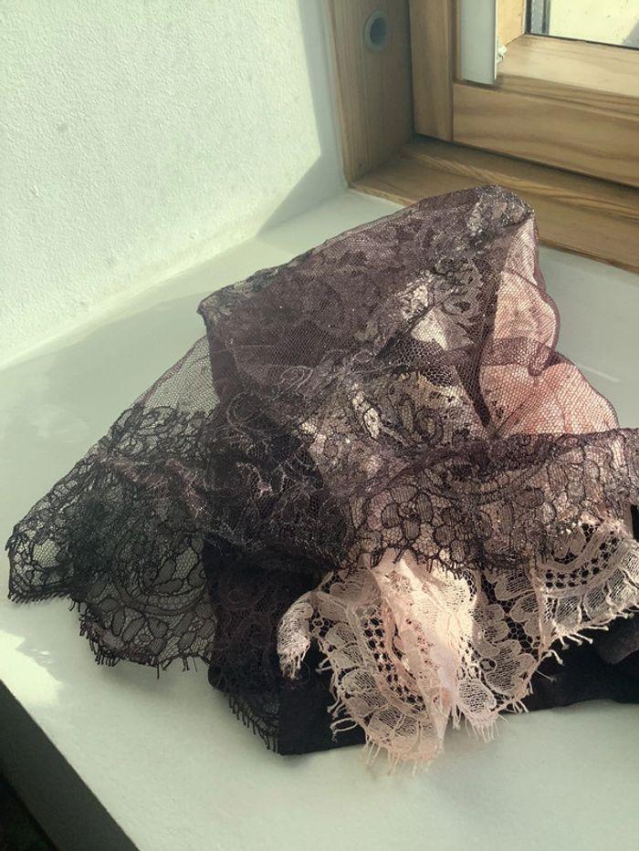 Haut lingerie Argento Vivo jersey aubergine et dentelle rose et  lilas avec lamé - photo numéro 5